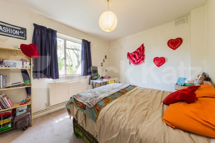 Located close to a station this 2 bed offer fantastic views of East london Pemberton Gardens, Holloway